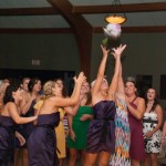 wedding-bouquet-toss